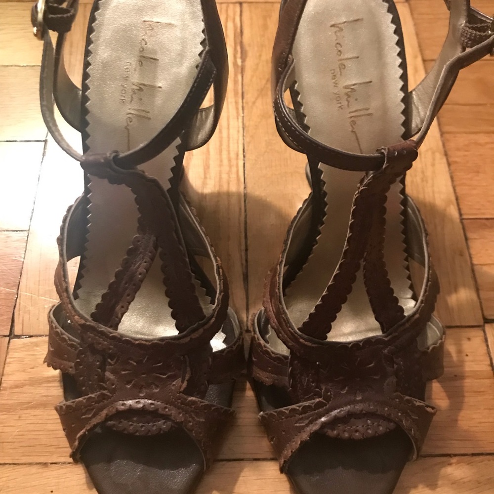 Nicole Miller Brown wedge sandals. (US size 7)